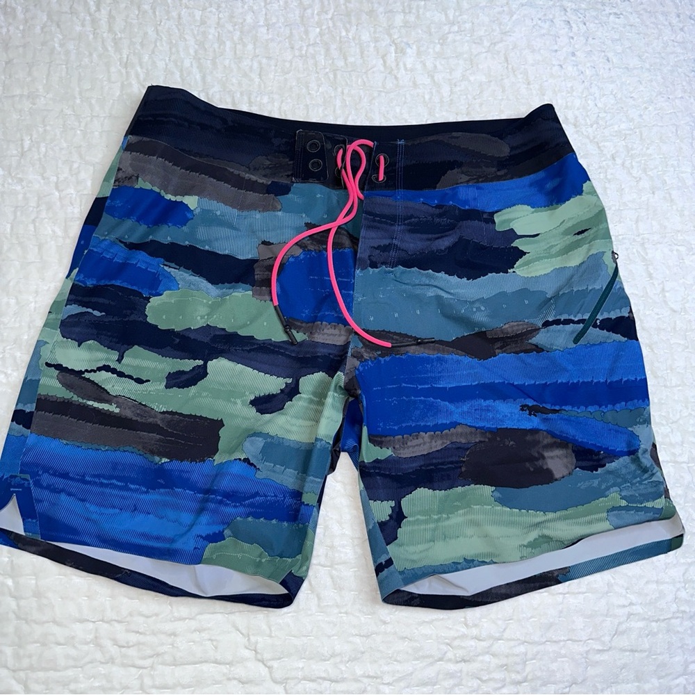 Lululemon Camo Swim Shorts 36